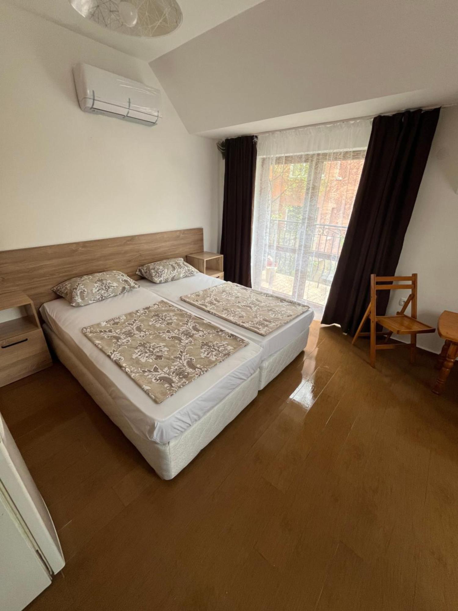 En-Suite Rooms: Novа Guesthouse In Sofia Center Экстерьер фото