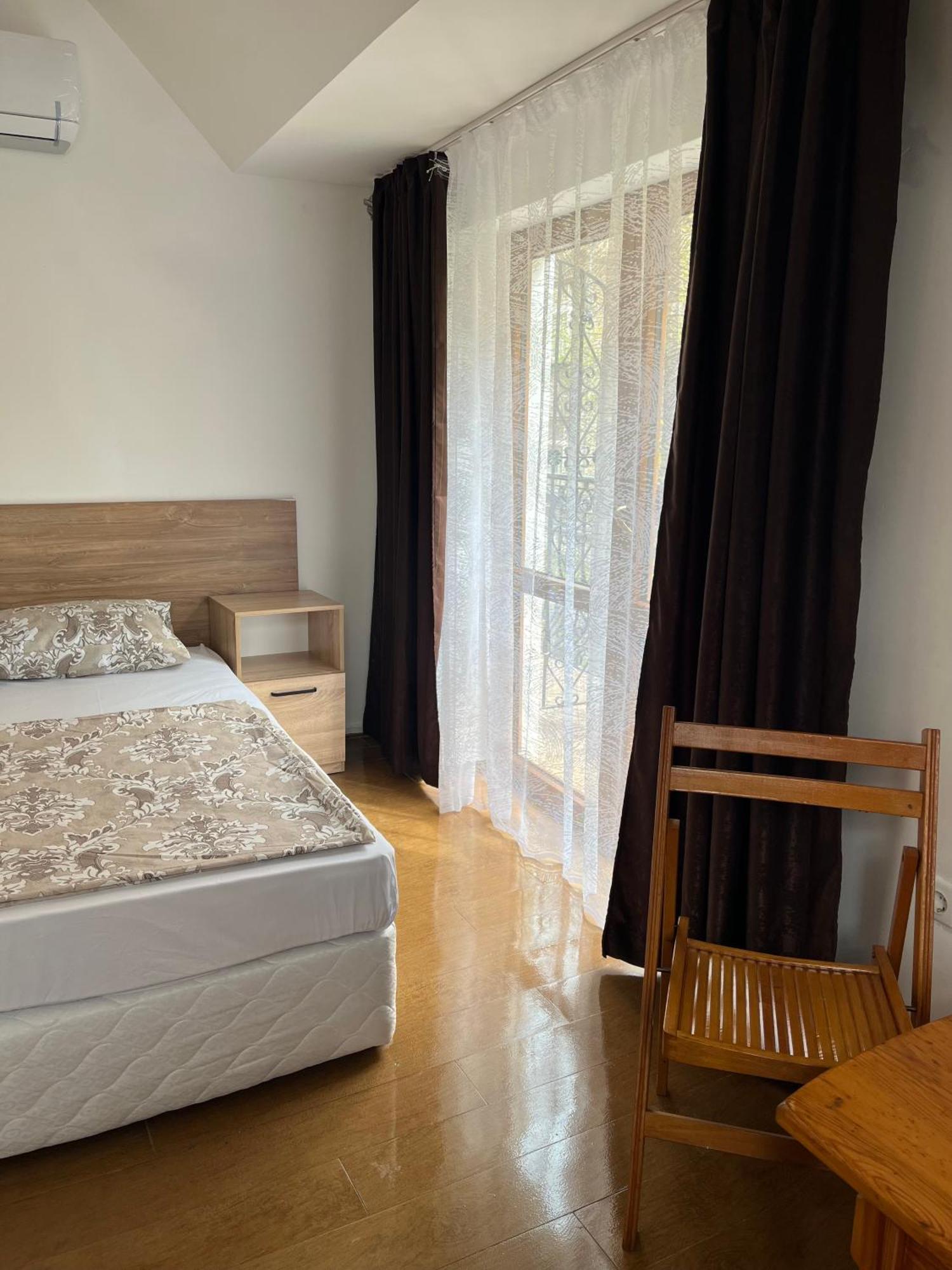 En-Suite Rooms: Novа Guesthouse In Sofia Center Экстерьер фото