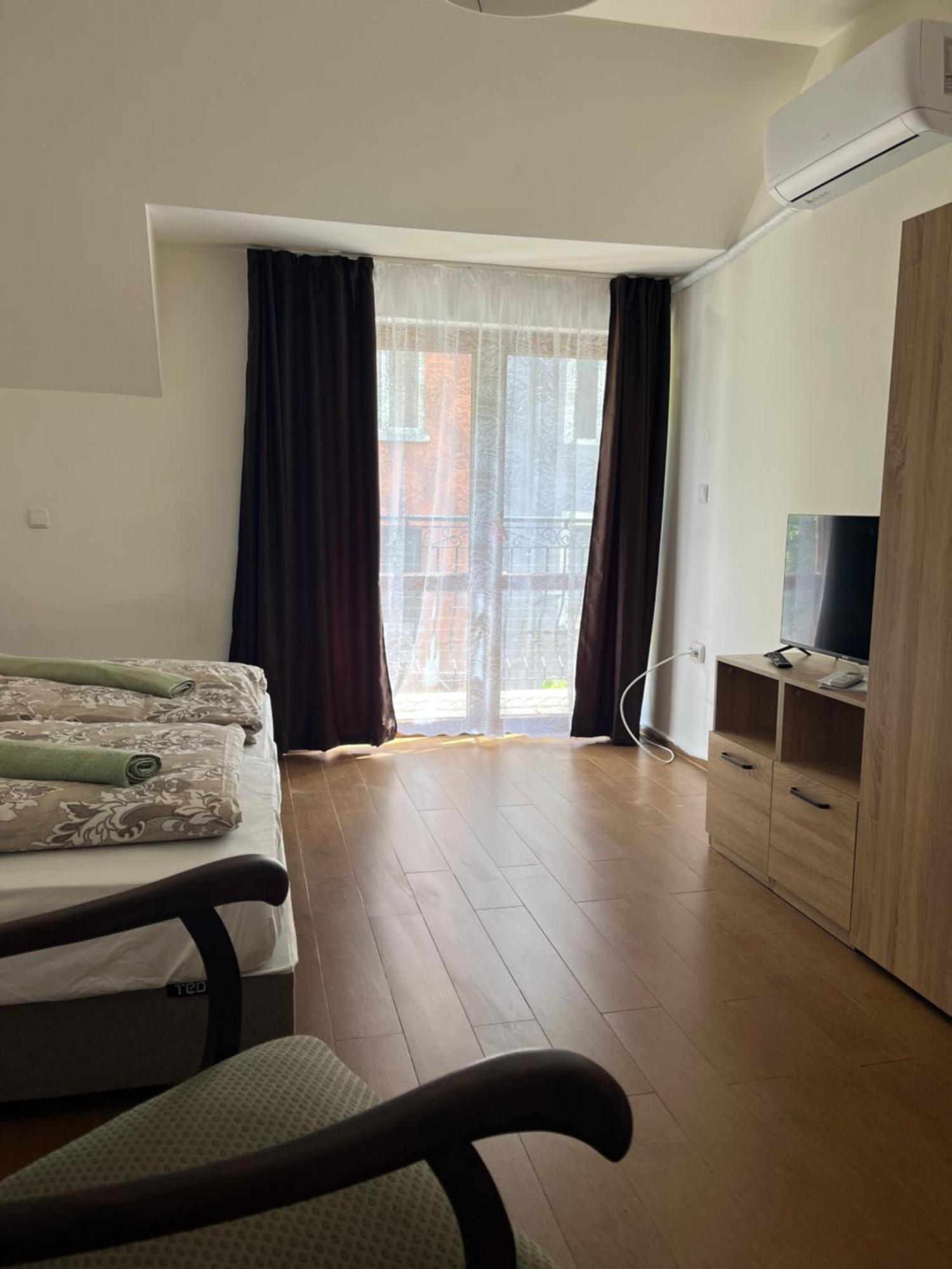 En-Suite Rooms: Novа Guesthouse In Sofia Center Экстерьер фото
