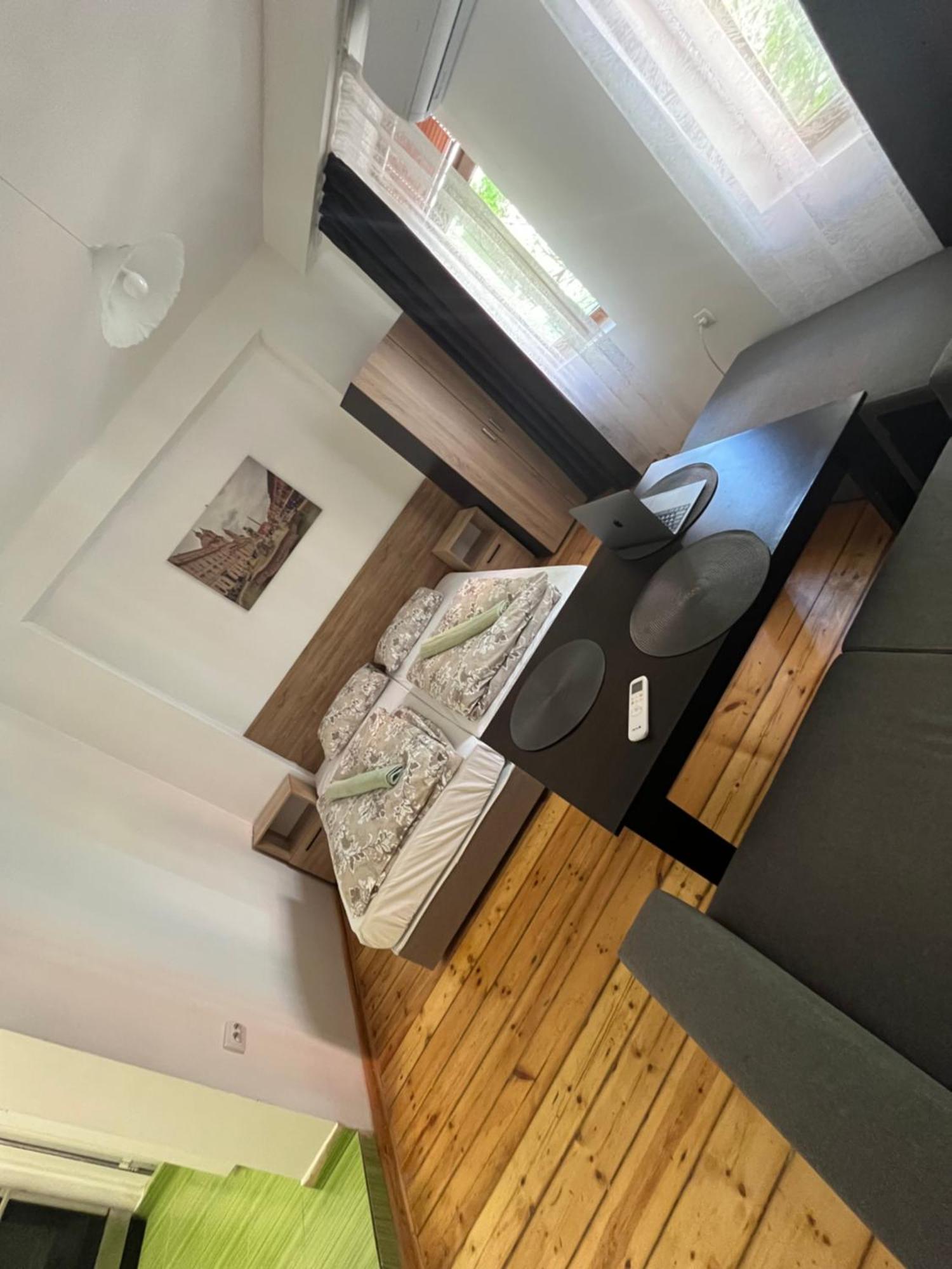 En-Suite Rooms: Novа Guesthouse In Sofia Center Экстерьер фото