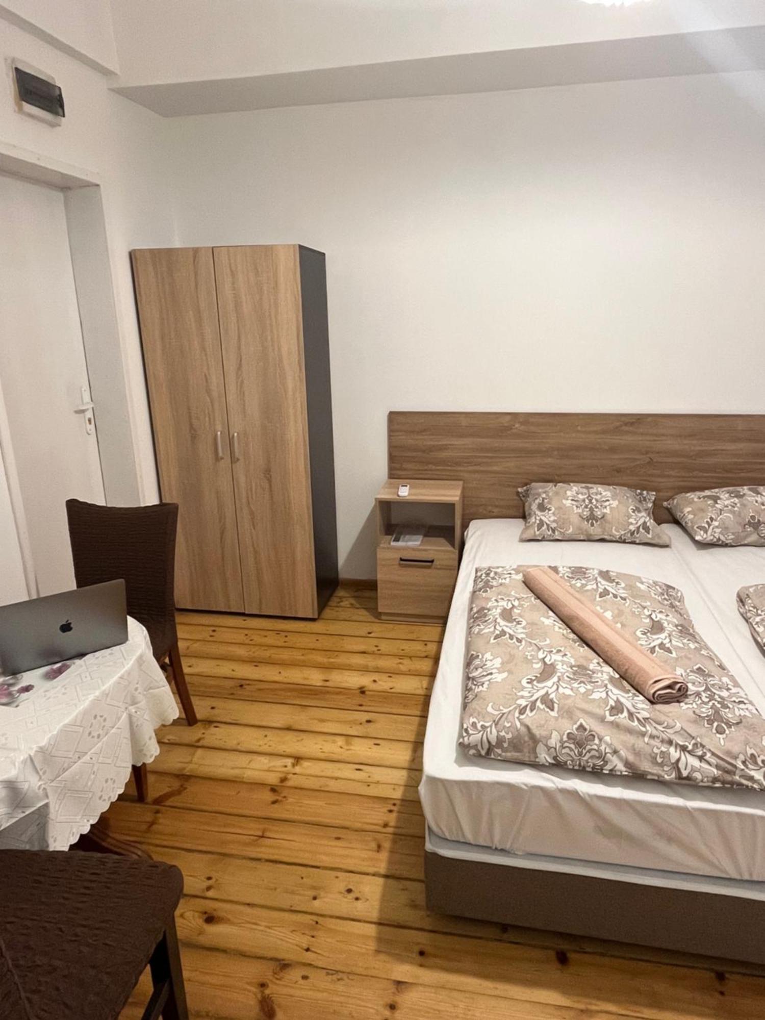 En-Suite Rooms: Novа Guesthouse In Sofia Center Экстерьер фото
