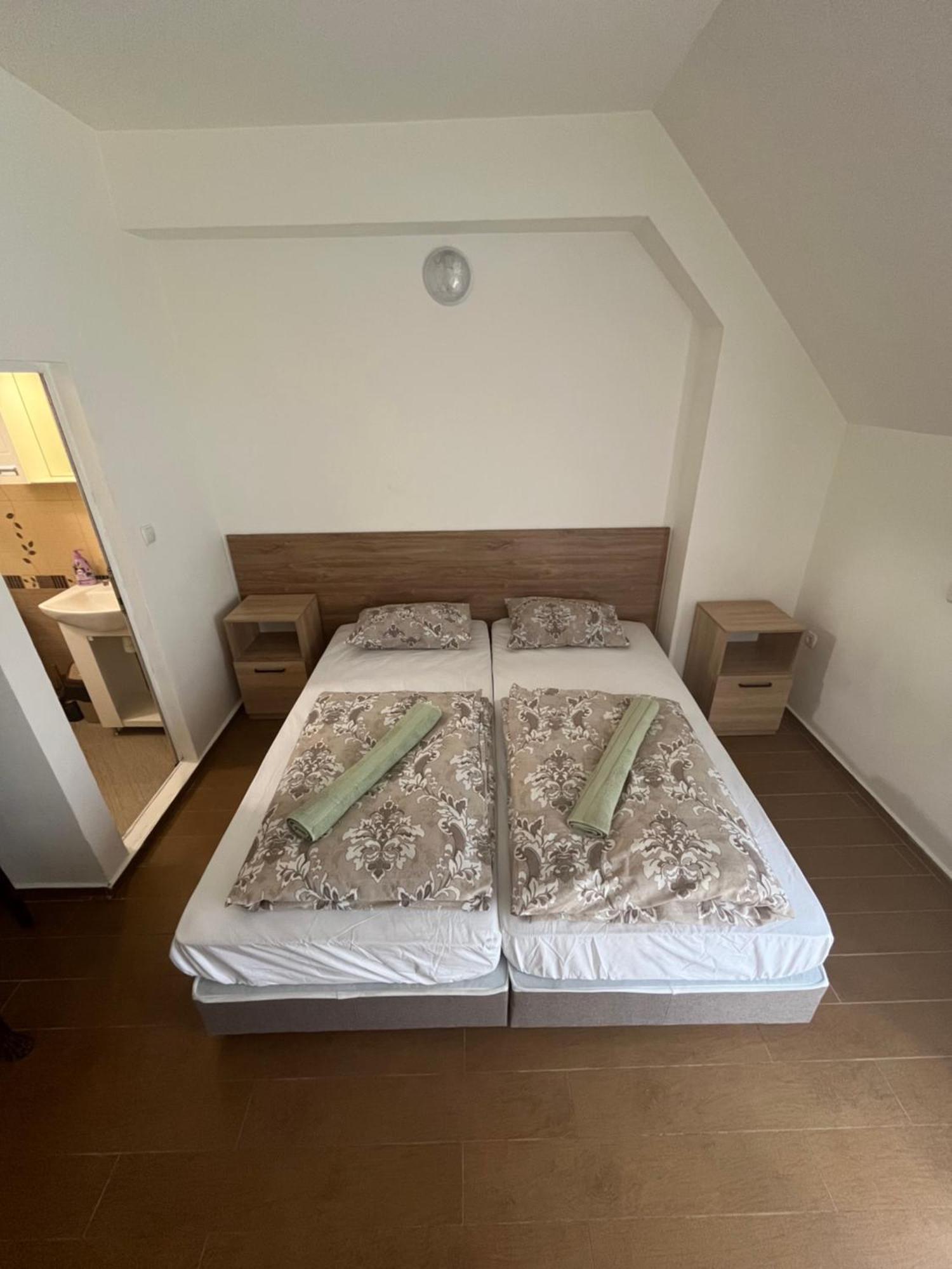 En-Suite Rooms: Novа Guesthouse In Sofia Center Экстерьер фото