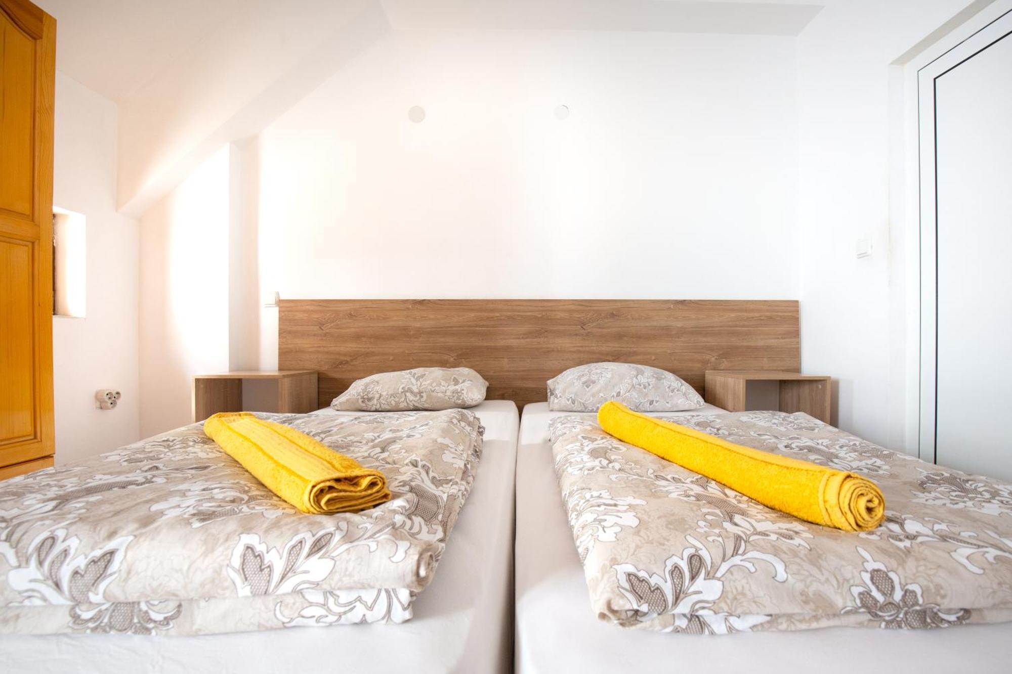 En-Suite Rooms: Novа Guesthouse In Sofia Center Экстерьер фото